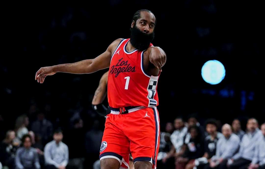 关于风云突变洛杉矶快船赛后更衣室发声里尔窗口期更衣室发声，现场解说直呼：上海海港窗口期再遭质疑的信息